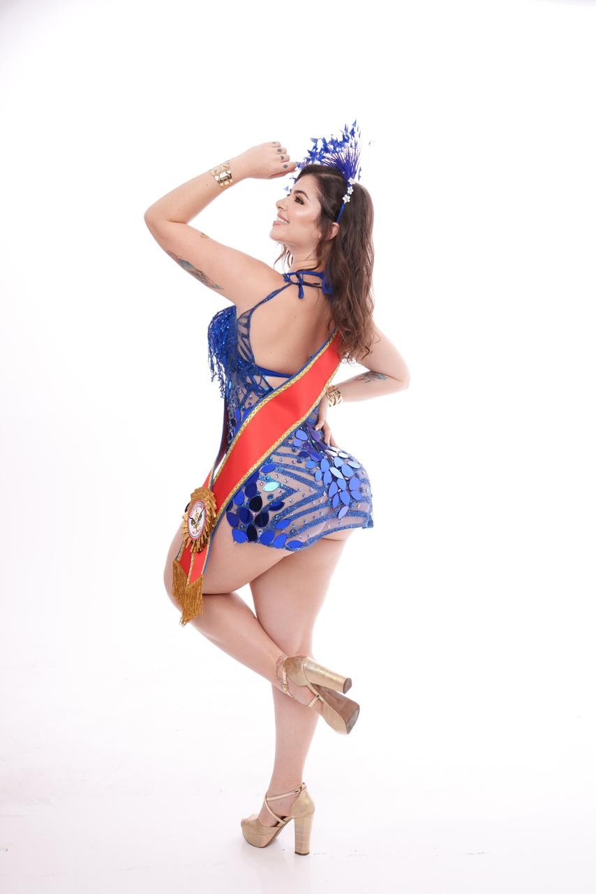 'Nada de processados ou ultraprocessados': musa da Terceiro Milênio aposta em corpo natural após pressão estética no Carnaval