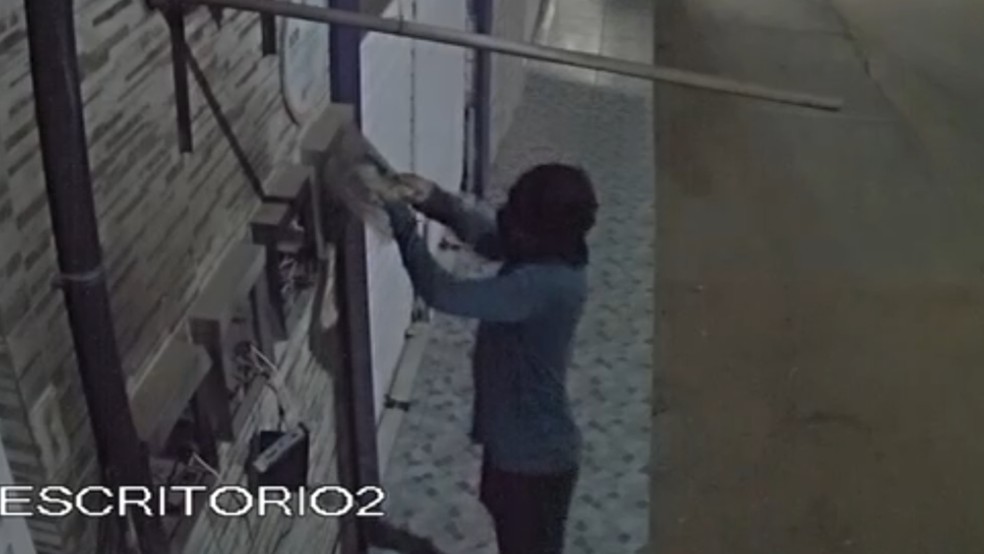 Comando Vermelho volta a atacar operadoras de internet no Ceará; adolescente é detido — Foto: Reprodução