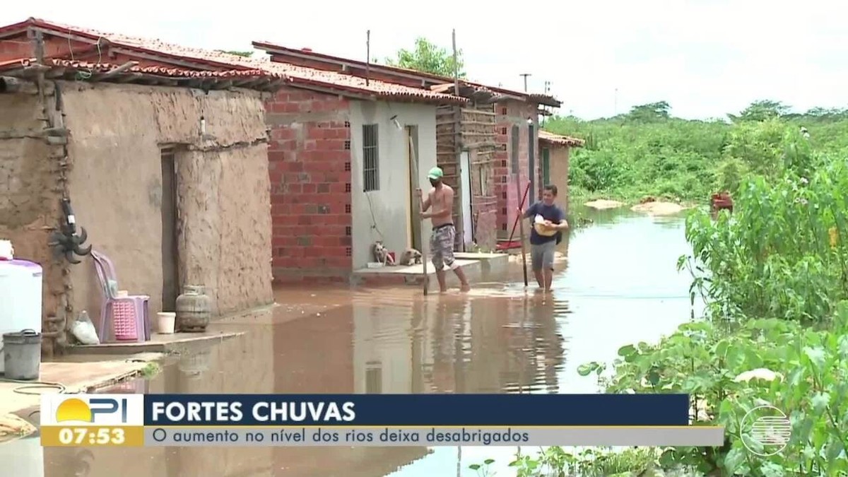 Mais de 200 famílias ficaram desabrigadas após chuvas em Teresina, diz ...