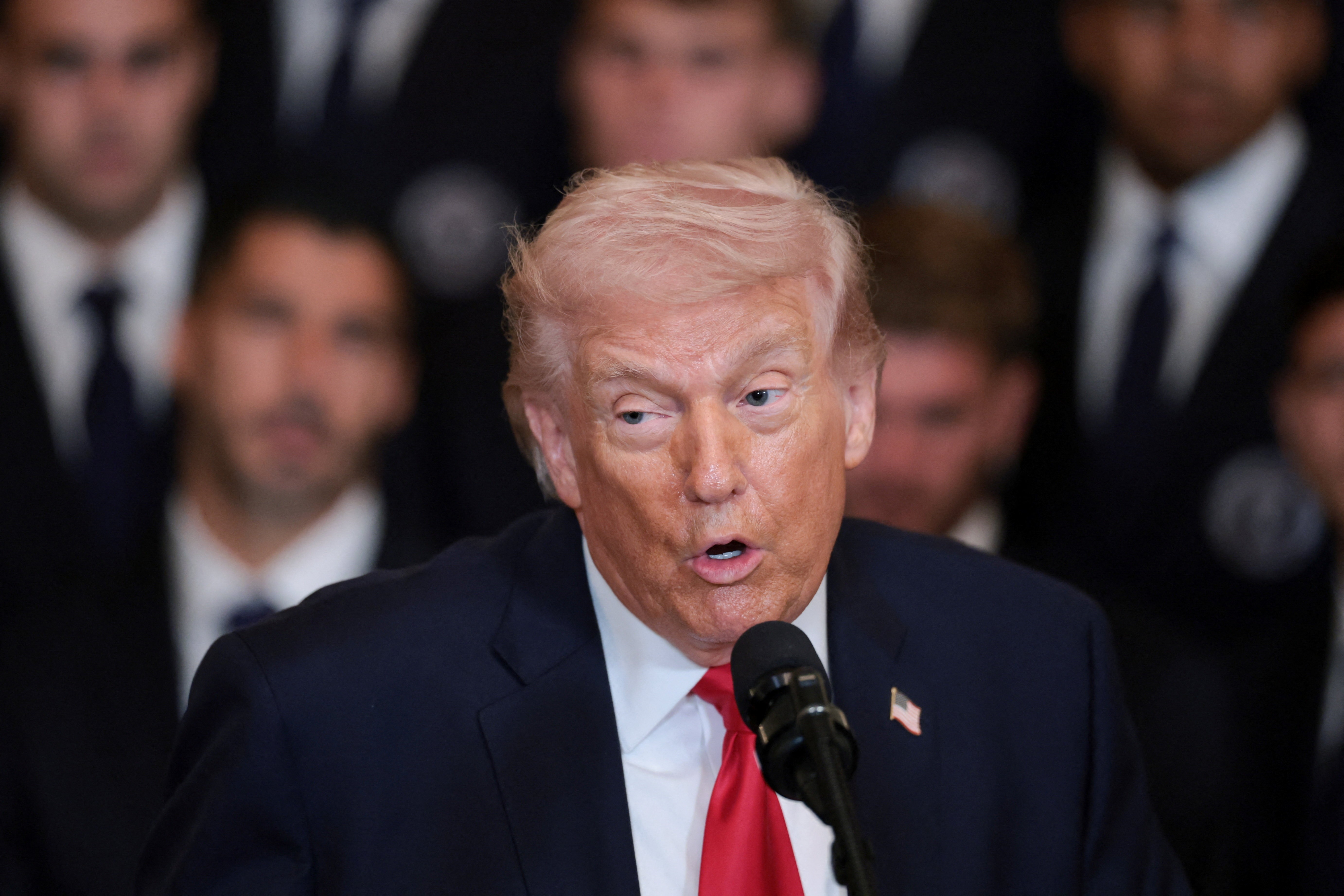 Trump afirma que quer o fim da estrutura de liderança do Irã