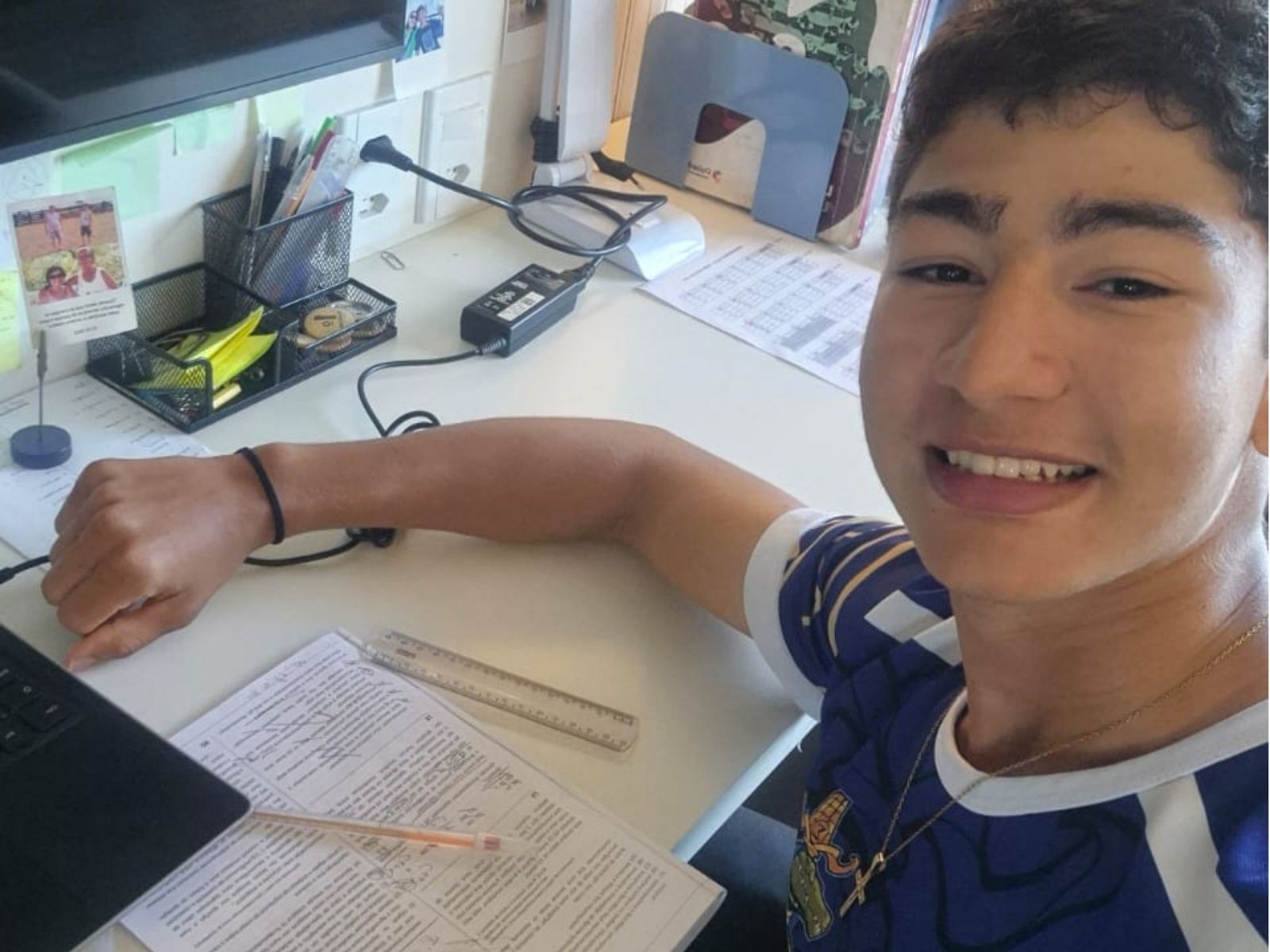 Estudante do AC que dava aulas para ter renda extra tira 980 na redação do Enem: 'Cheguei a praticar 12 vezes por semana'