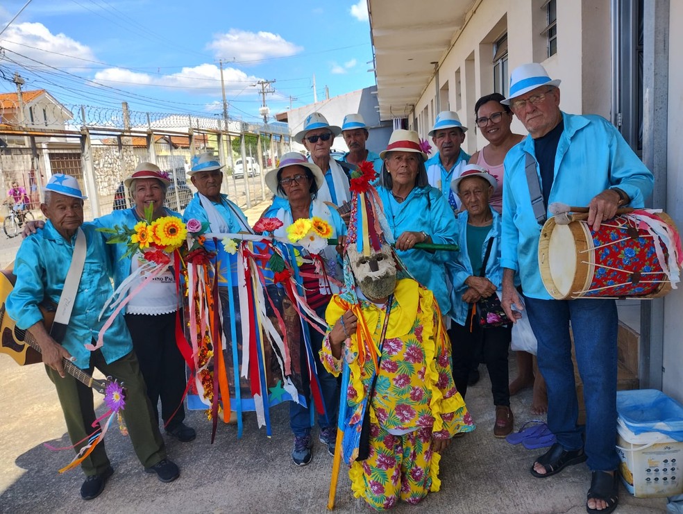Grupo de Sorocaba (SP) celebra Folia de Reis há 32 anos — Foto: Arquivo pessoal