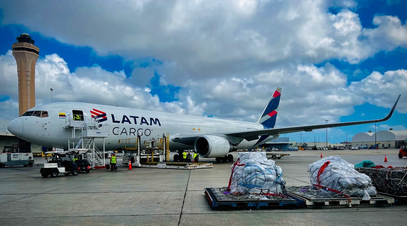 Aeroporto de São José dos Campos terá rota direta para transporte de cargas entre Europa e Brasil