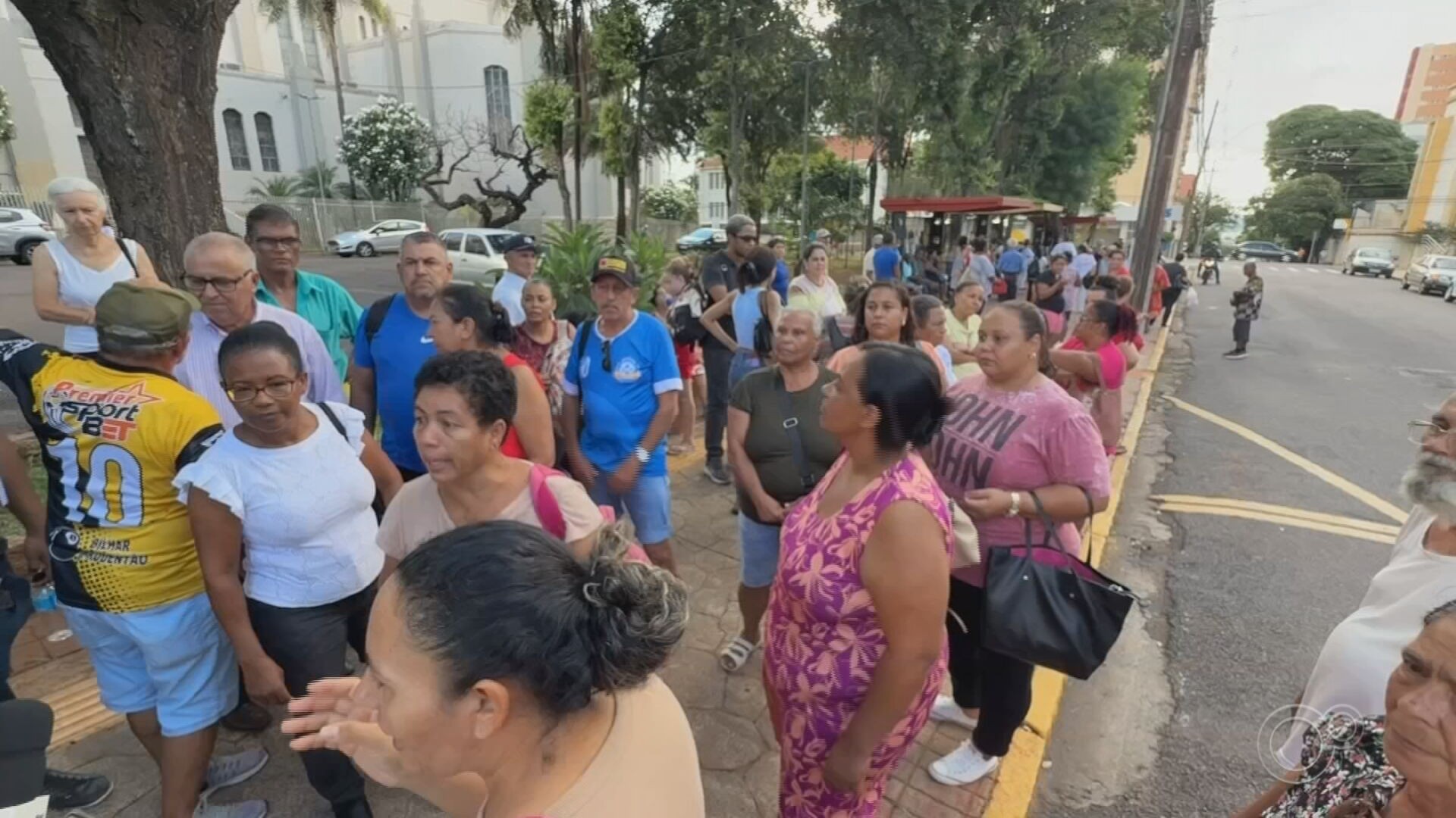 Demora, horários e falta de orientação: moradores reclamam de mudanças no transporte coletivo de Presidente Prudente durante manifestação