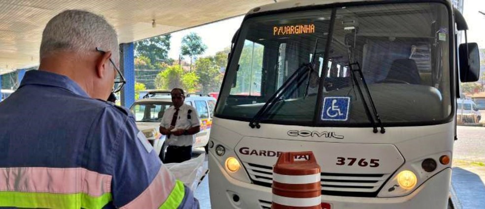 Operação Ponto Final termina segundo dia de fiscalização com 13 ônibus da Gardenia retirados de circulação — Foto: Danielle Formaggio