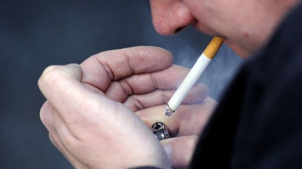  Em 2022, cerca de 1 em cada 5 adultos em todo o mundo era fumante — Foto: PA MEDIA