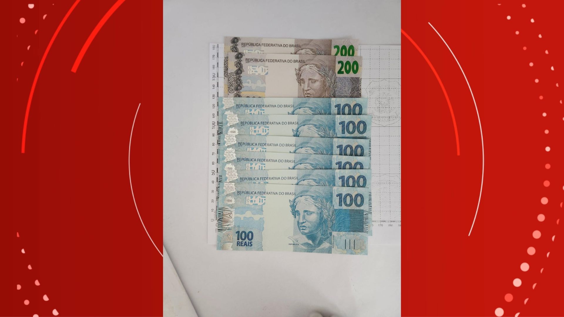Polícia Federal prende dupla com R$ 1 mil em notas falsas dentro de agência dos Correios, em Macapá