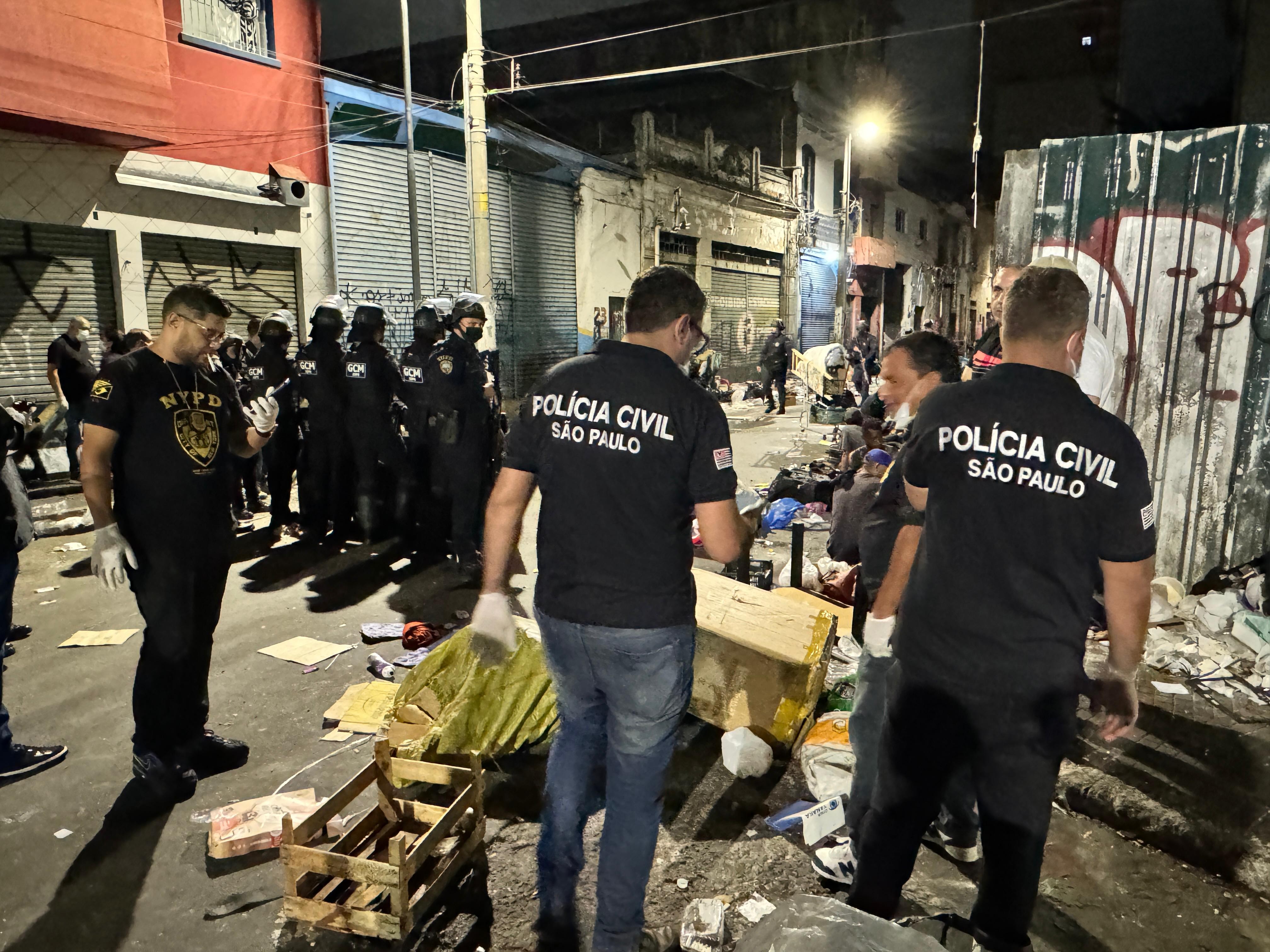 Polícia faz operação na Cracolândia, no Centro de SP, e prende 89 pessoas; foragidos da Justiça estão entre os detidos