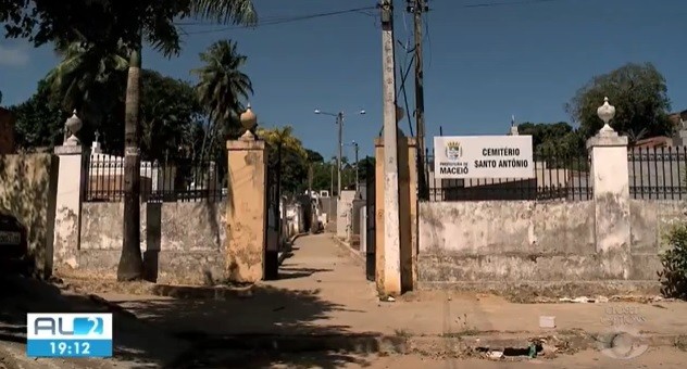Prefeitura compra área próxima a cemitério para resolver falta de vagas para sepultamento em Maceió