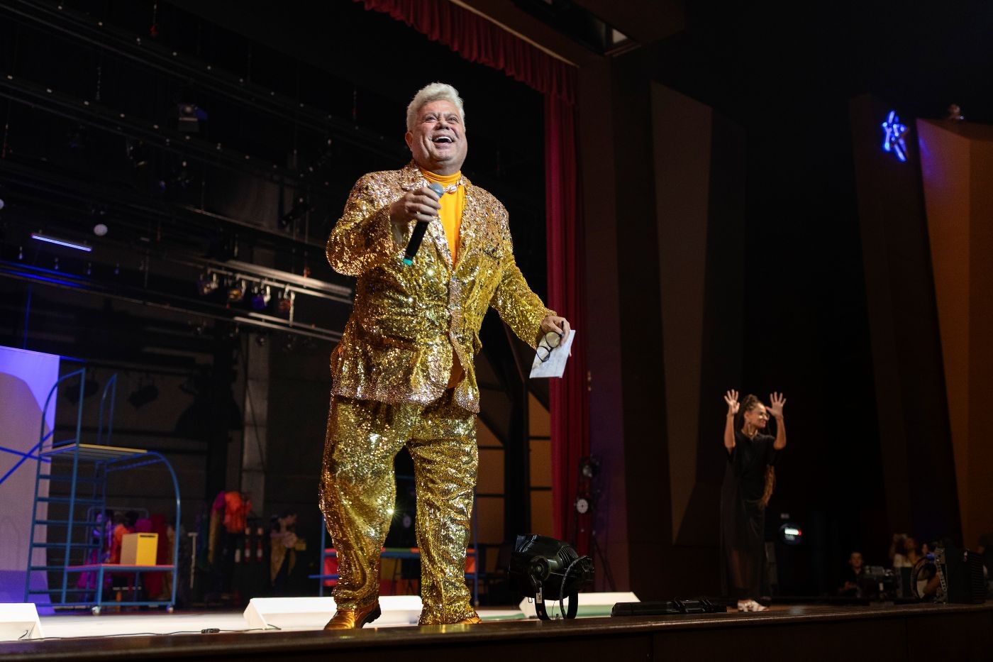 34ª edição do Festival de Curitiba abre com aula-show de Milton Cunha