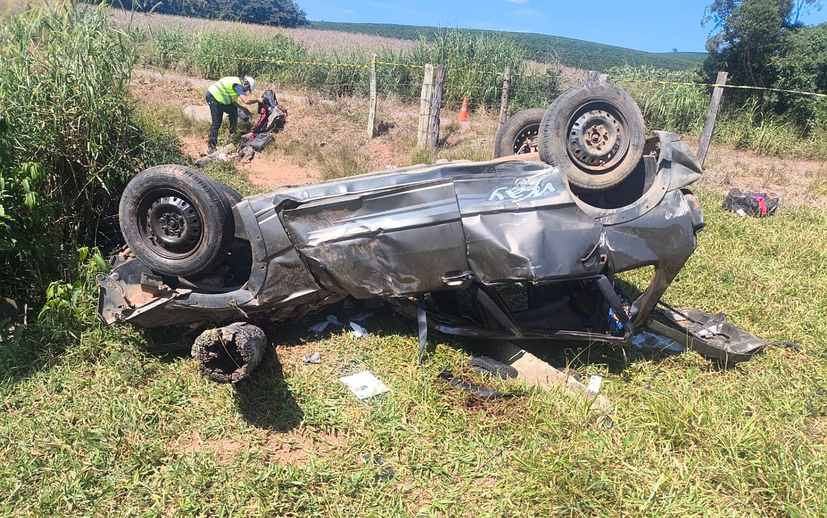Acidente deixa um morto e três feridos na BR-265, em Santana da Vargem, MG