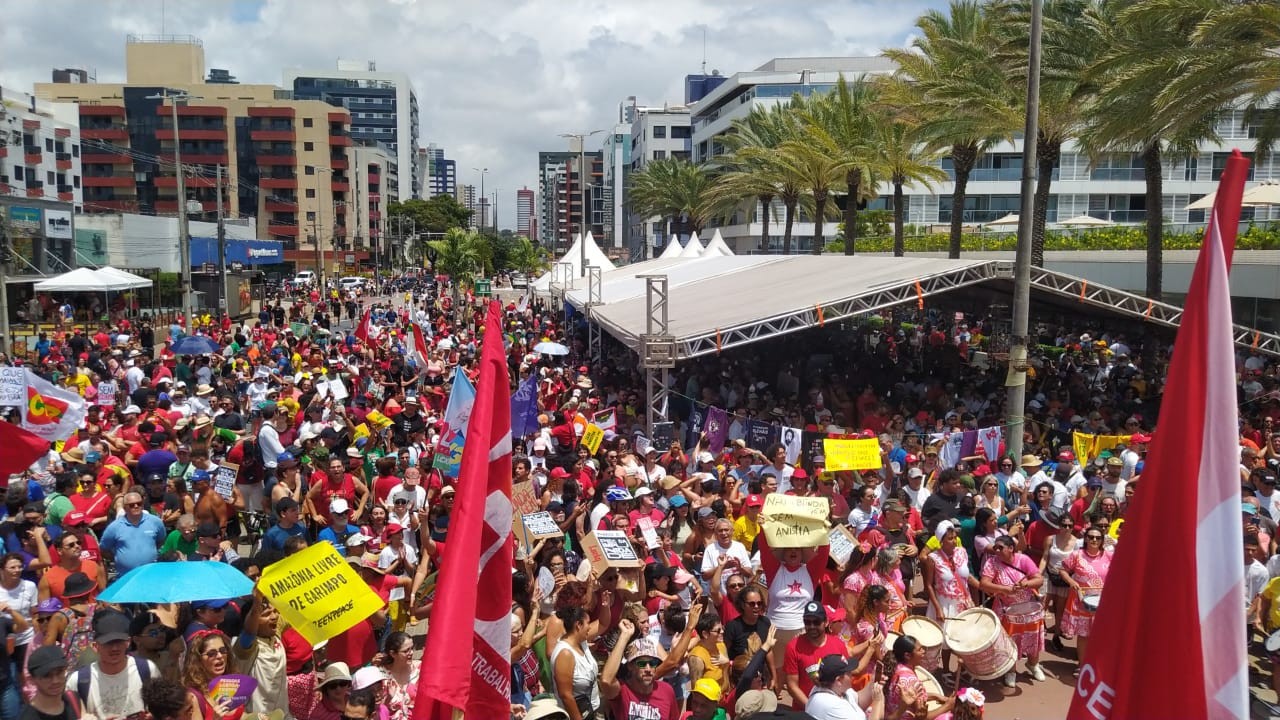 Ato contra a PEC da Blindagem reúne manifestantes no Busto de Tamandaré, em João Pessoa