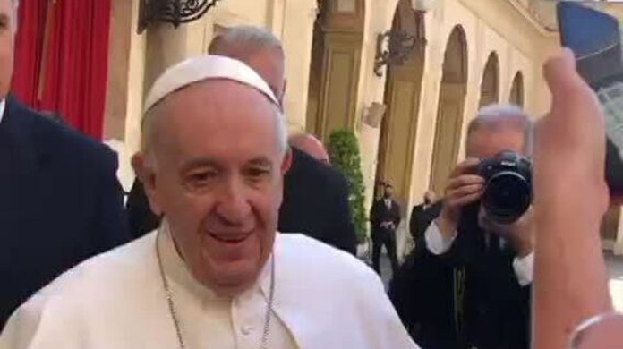 É uma marca dele a espontaneidade, diz padre paraibano sobre brincadeira  do Papa Francisco