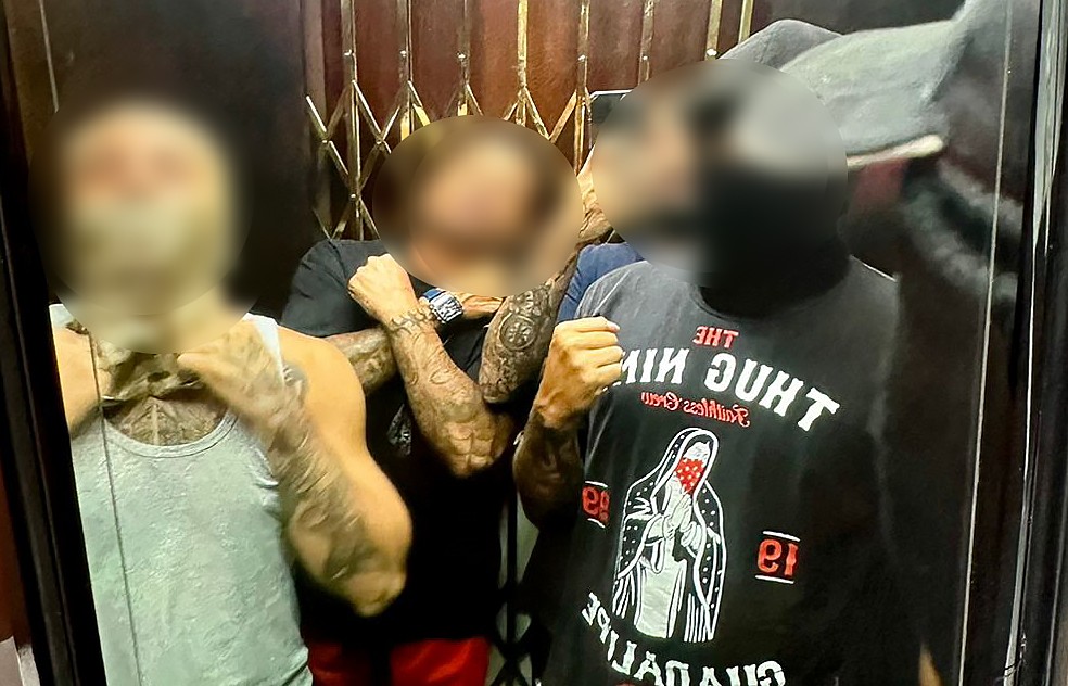 Grupo de 'justiceiros' posta foto ao sair para 'caçar' ladrões na Zona Sul do Rio — Foto: Reprodução