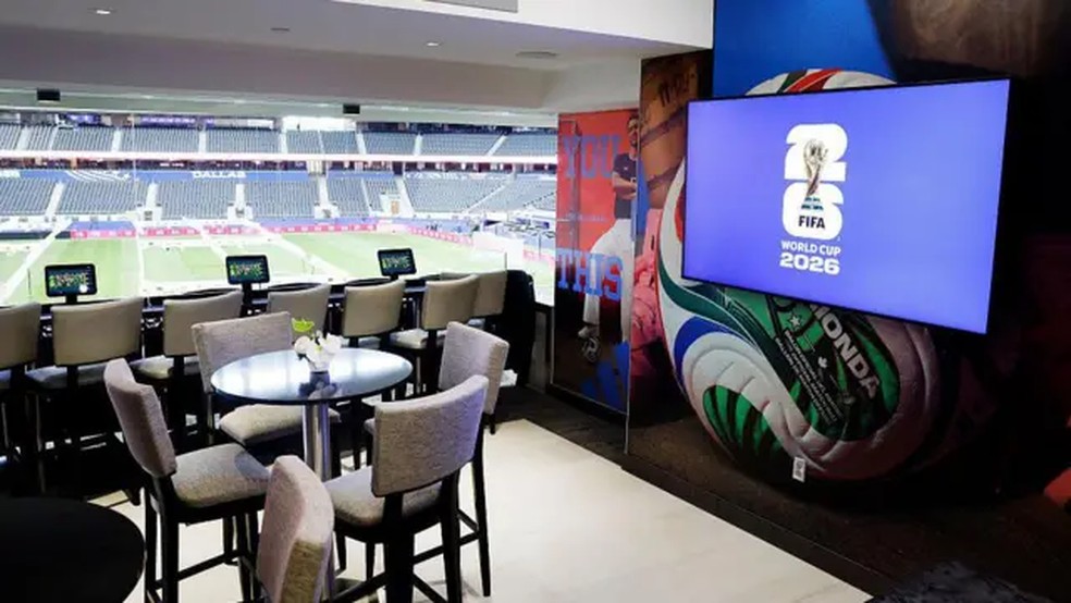 Vista para o campo de jogo a partir de uma das suítes do Dallas Stadium em Arlington. — Foto: Tom Fox/The Dallas Morning News