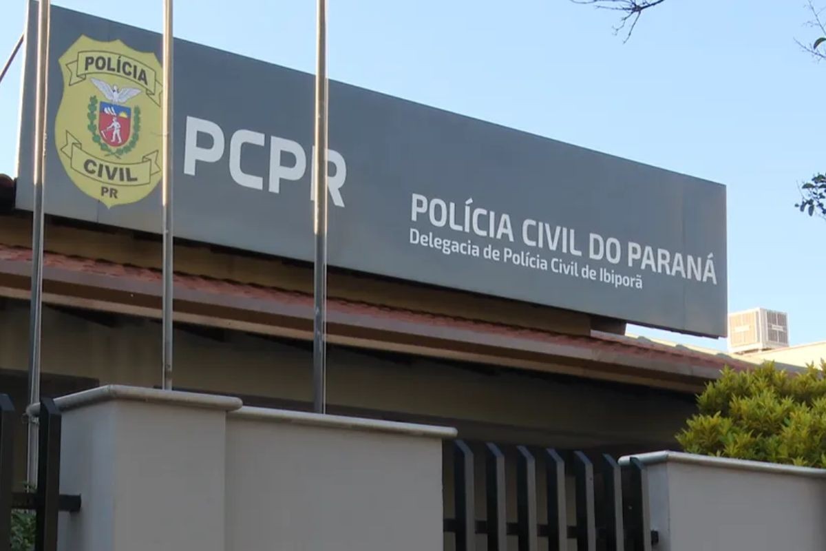 Homem é preso por descumprir medida protetiva dentro de delegacia ao tentar convencer ex-companheira a retirar queixa contra ele