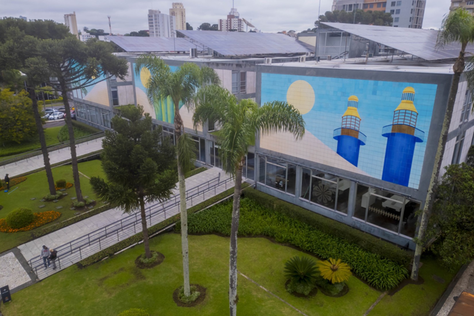 Curitiba abre PSS com 243 vagas e salários de até R$ 14 mil