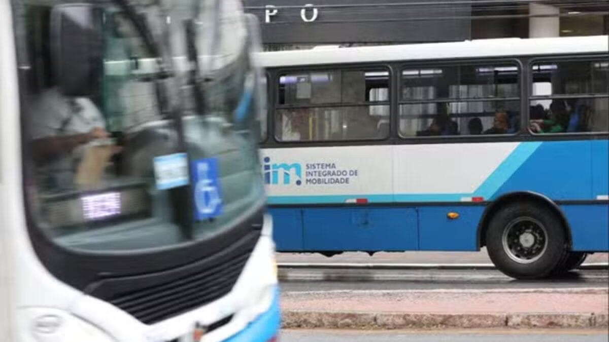Florianópolis disponibiliza vans após paralisação do transporte coletivo; veja como funciona