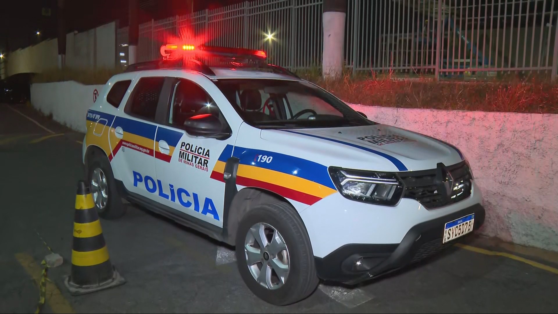 Homem é preso suspeito de agredir mulher, acompanhada de filho e ainda tentar esfaquear policiais