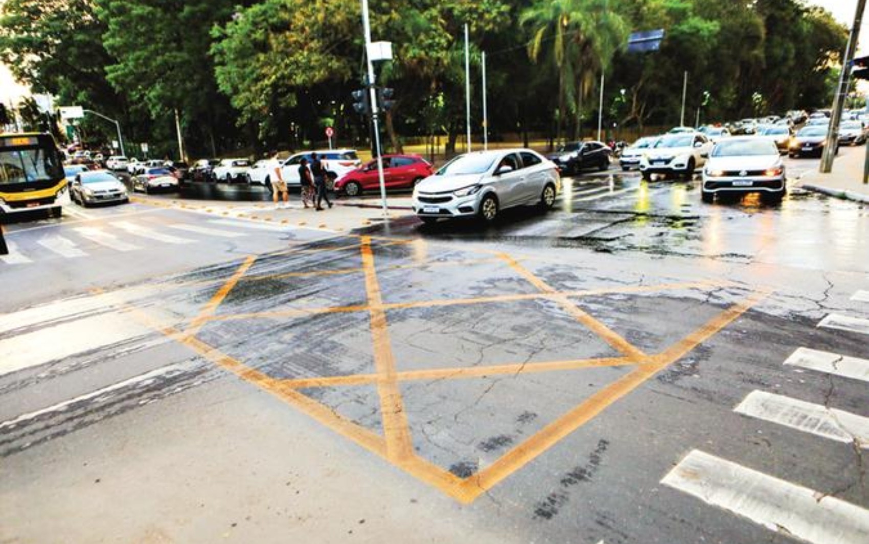 Goiânia terá a primeira 'esquerda livre' no trânsito; veja os detalhes