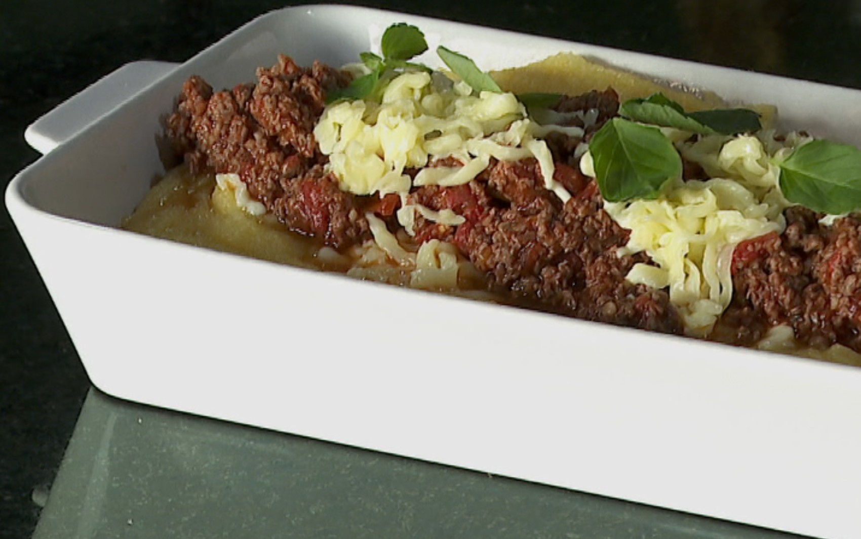 'Barato da Cozinha': aprenda a fazer ragu de carne moída com polenta