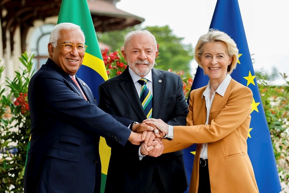 Lula com com líder da União Europeia e presidente da Comissão Europeia. — Foto: Ricardo Stuckert/ Presidência da República