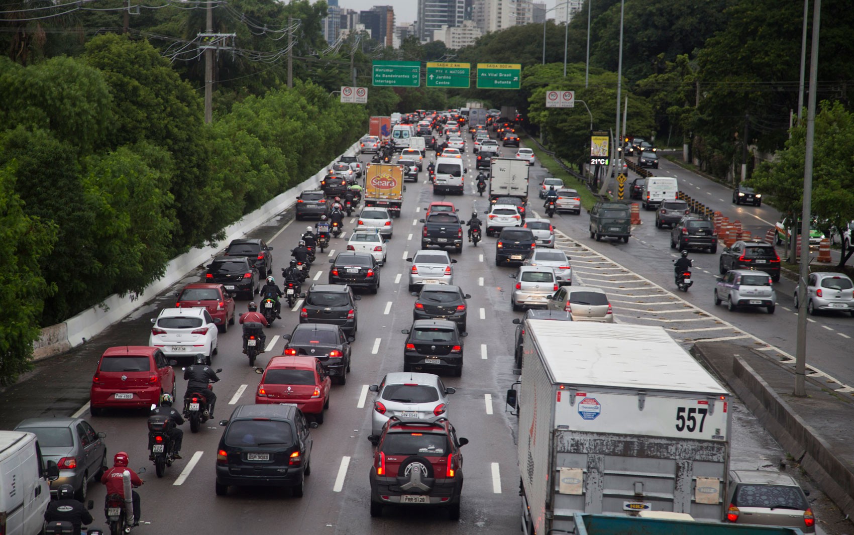 Rodízio de veículos volta a vigorar na cidade de SP nesta segunda-feira 