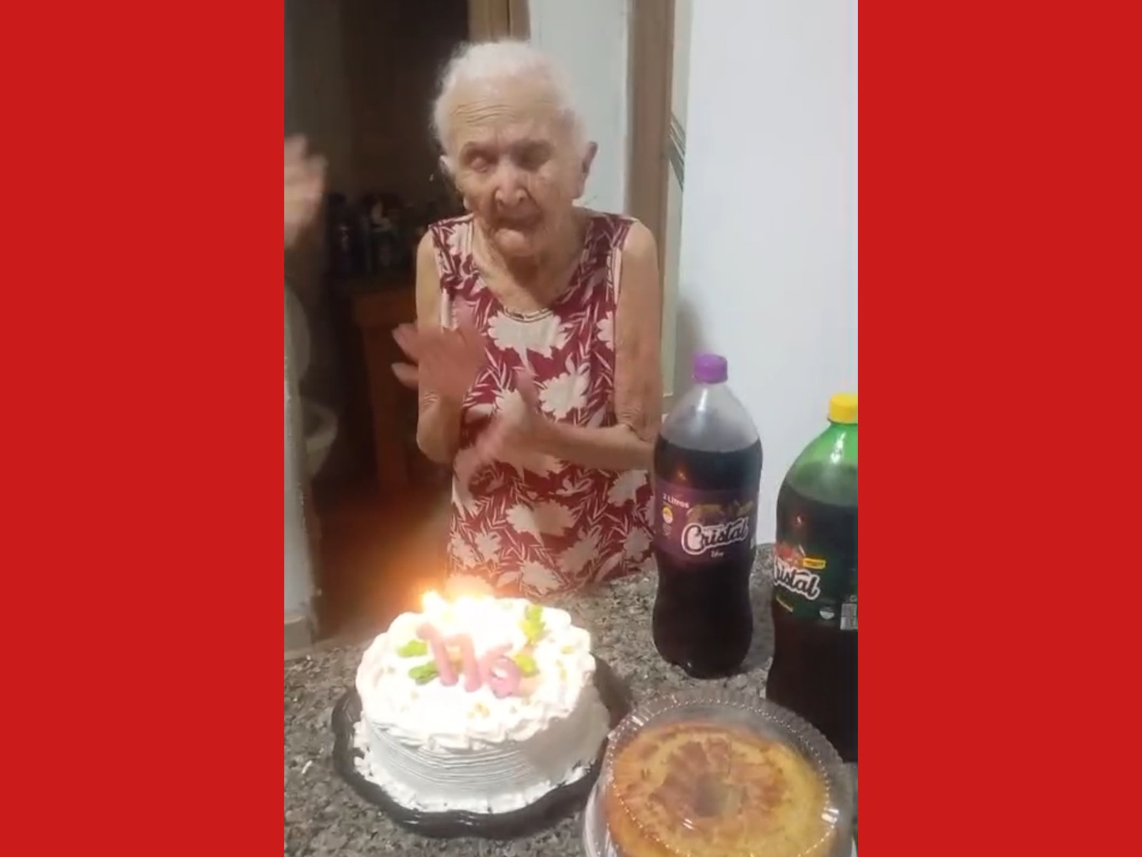 'Só cuida quem tem amor': Idosa completa 116 anos e comemora ao lado da família no Acre; VÍDEO