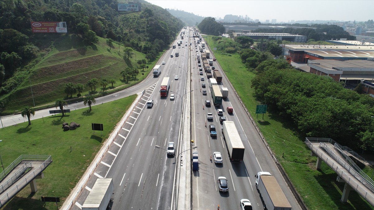 Feriado de Ano Novo tem tráfego intenso nas rodovias da região de Itapetininga