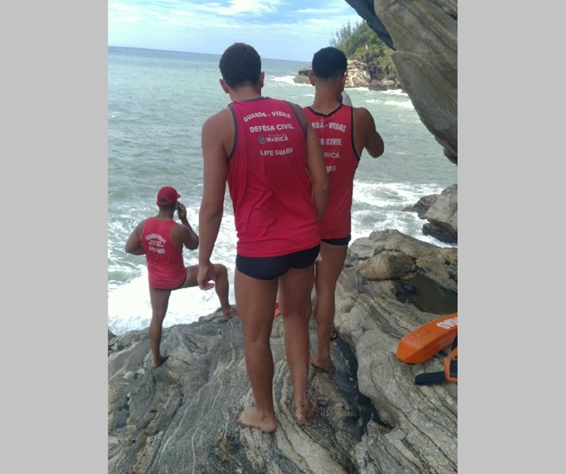 Corpo é encontrado no mar próximo à Gruta da Sacristia, em Maricá