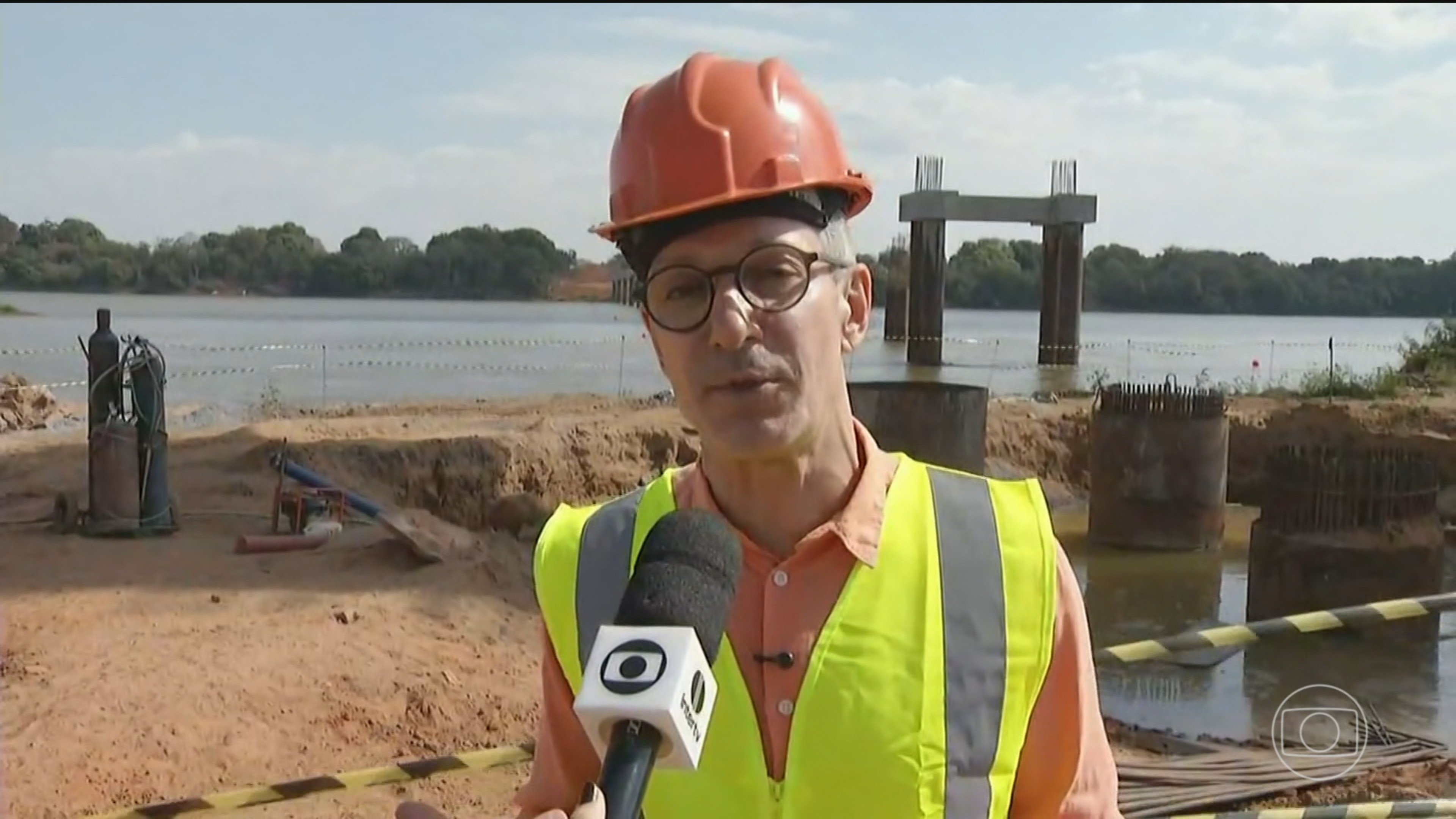 Romeu Zema, candidato à Presidência pelo Novo, visita obras de ponte no norte de MG