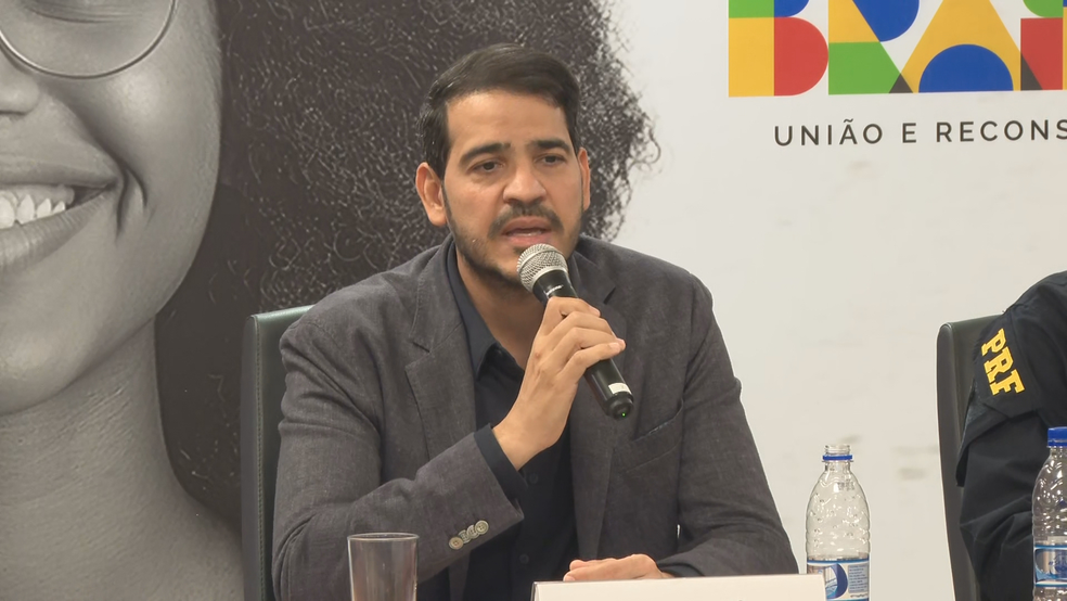 Advogado-geral da União, Jorge Messias, acompanha balanço da primeira edição do 'Enem dos concursos' — Foto: Reprodução/TV Globo