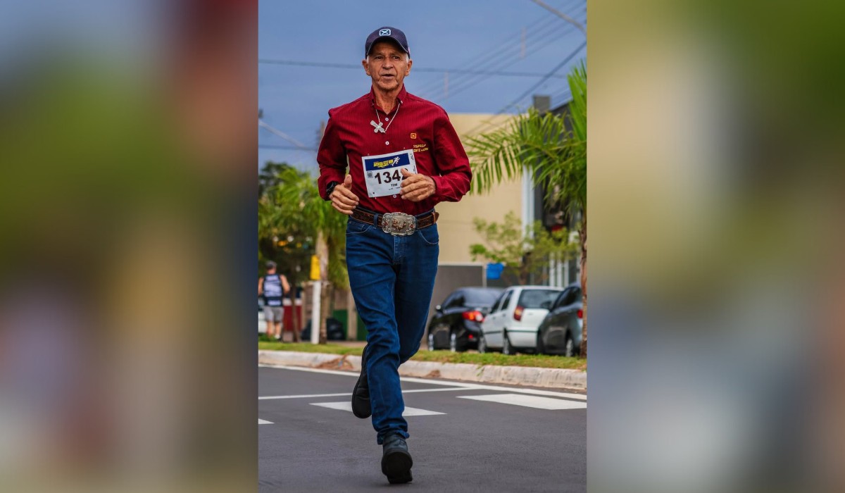 Bota, fivela e asfalto: 'Corredor Cowboy' do interior de SP encara a 100ª São Silvestre