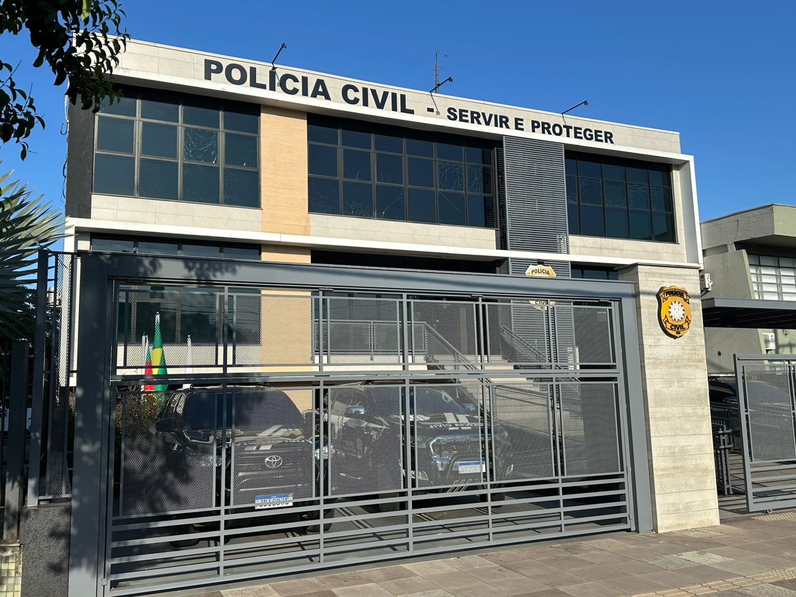 Mulher é morta a facadas no RS; suspeito foi preso após filho da vítima acionar polícia