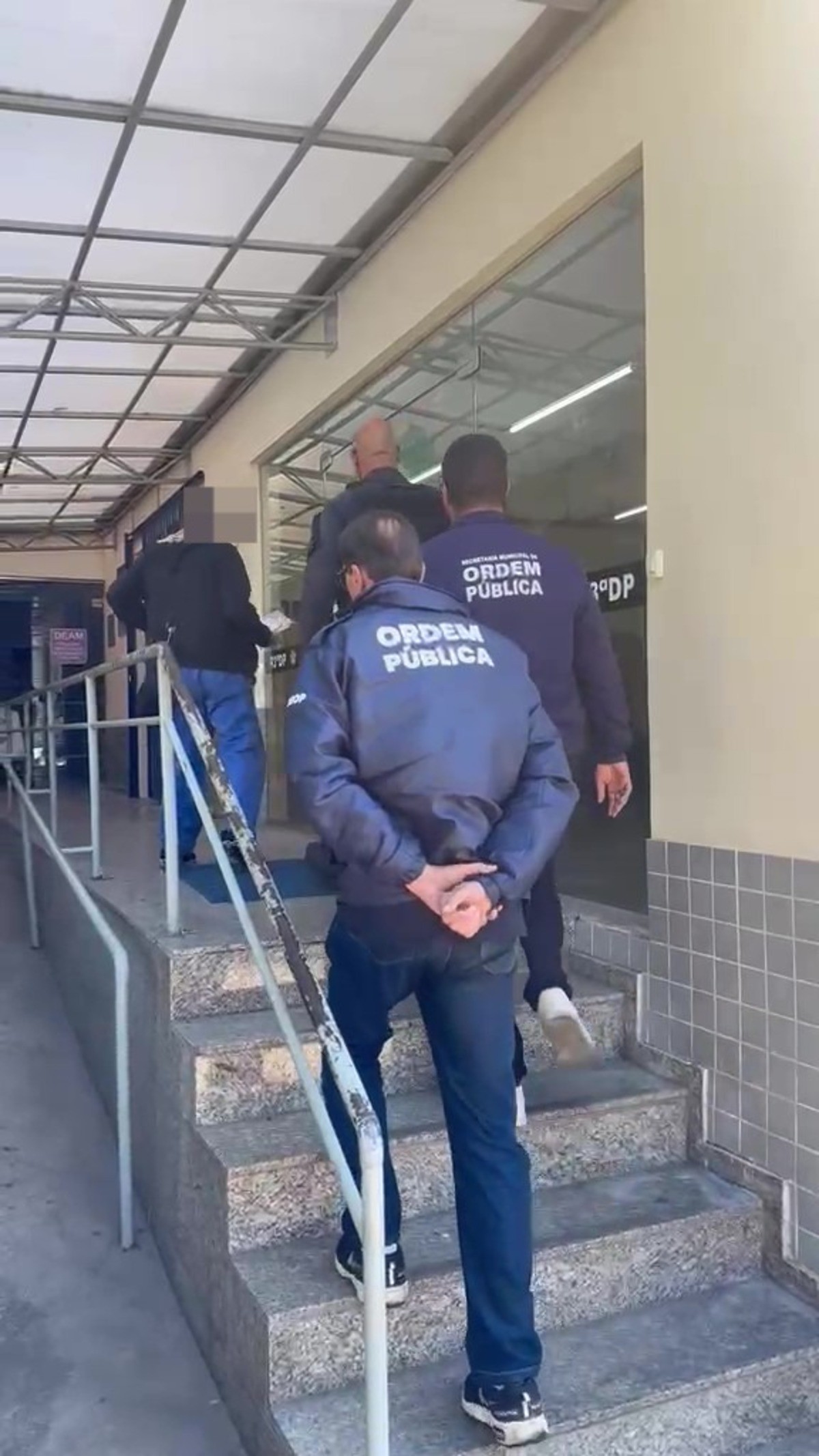 Idoso que ganhou repercussão nas redes sociais por pedir ajuda é indiciado por falsa identidade em Volta Redonda