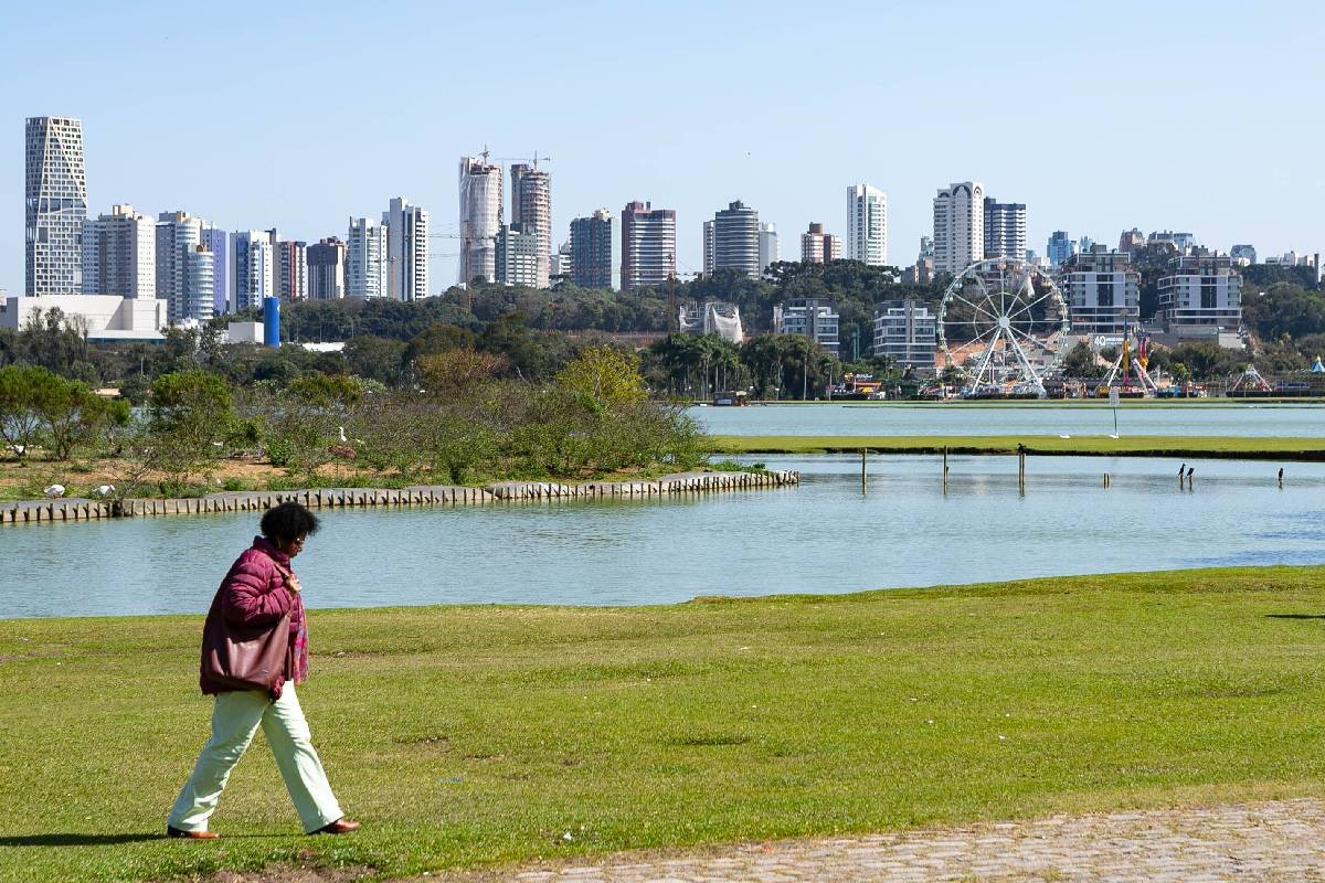 Massa de Ar Frio Derruba Temperaturas no Paraná; Sol Aparece