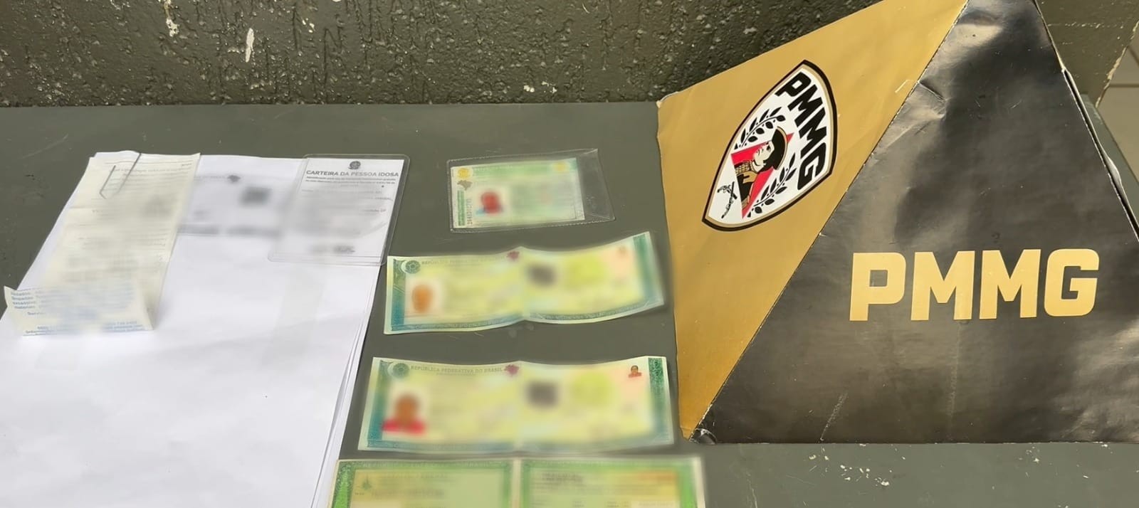 Usando documentos falsos, homens são presos dentro de banco tentando aplicar golpe para sacar R$ 310 mil