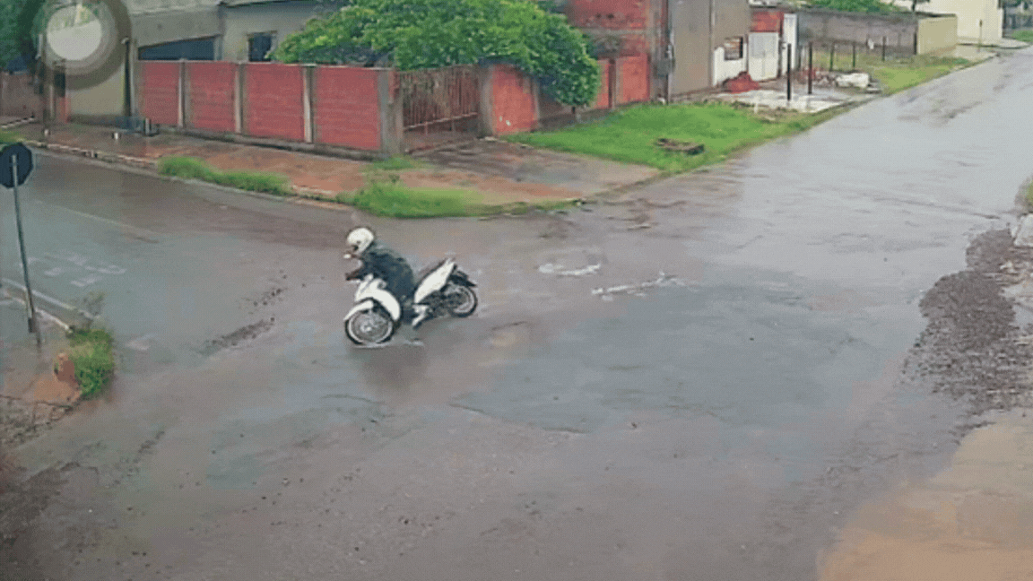 VÍDEO: três acidentes de motos são registrados em menos de uma semana na mesma rua em Várzea Grande (MT)