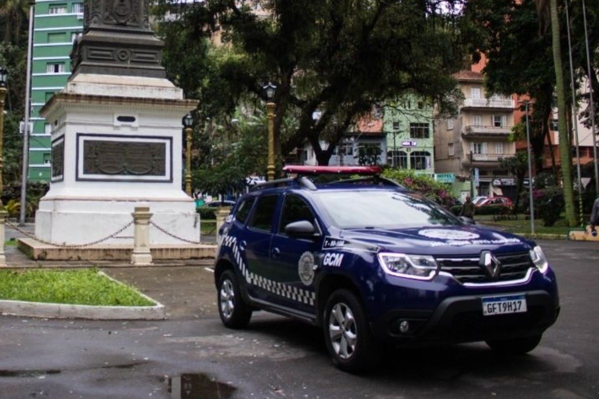 Homem é preso após fingir ser funcionário de banco e furtar mulher no litoral de SP