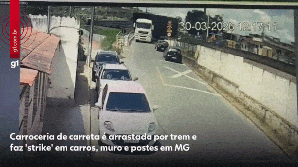 Carreta foi arrastada por 8 segundos até atingir carros e postes em MG: 'Impacto muito forte', diz motorista