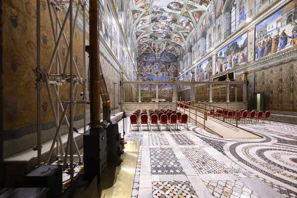 Vaticano divulga imagens de Capela Sistina pronta para receber conclave. — Foto: Serviço de imprensa do Vaticano