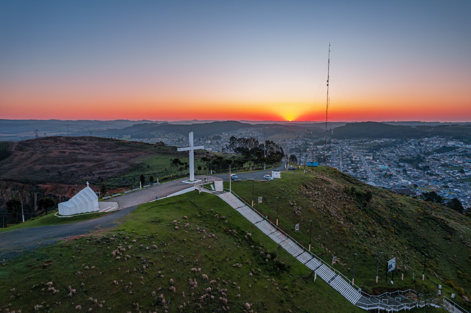 Morador vê conta disparar e descobre que pagava energia elétrica de ponto turístico em SC; entenda