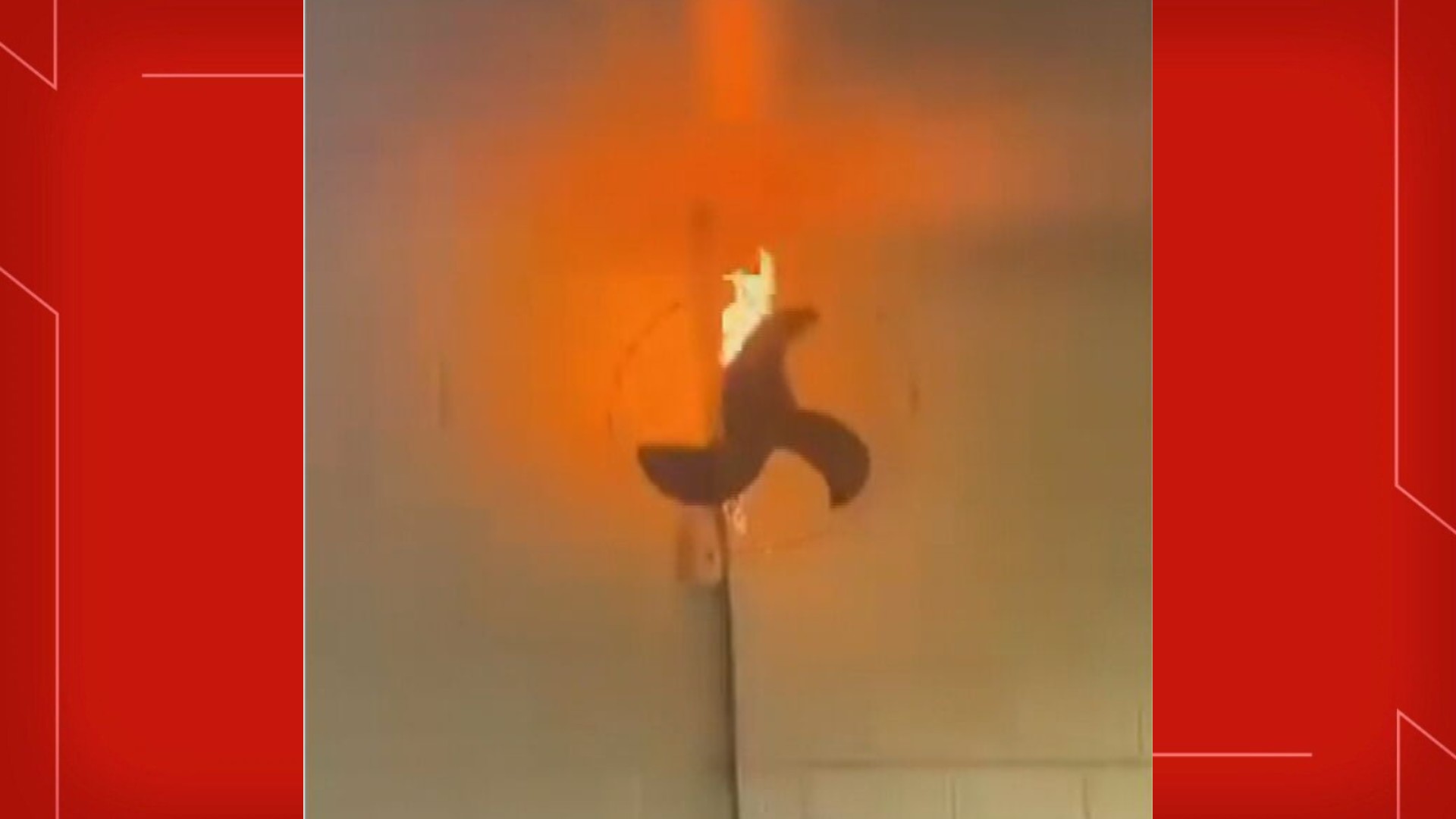 VÍDEO: Ventilador pega fogo em sala de aula no DF