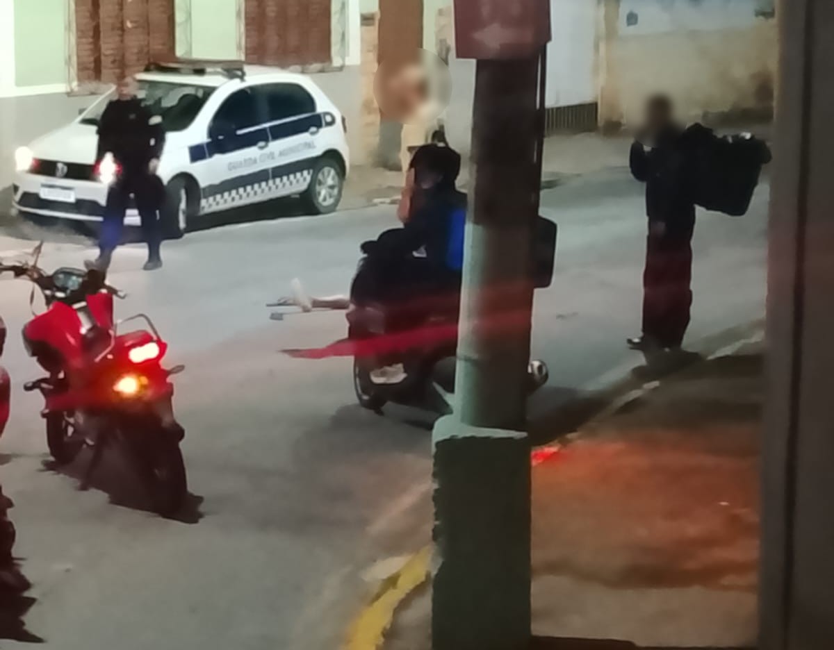 Homem é encontrado caído e ferido em rua de Três Rios