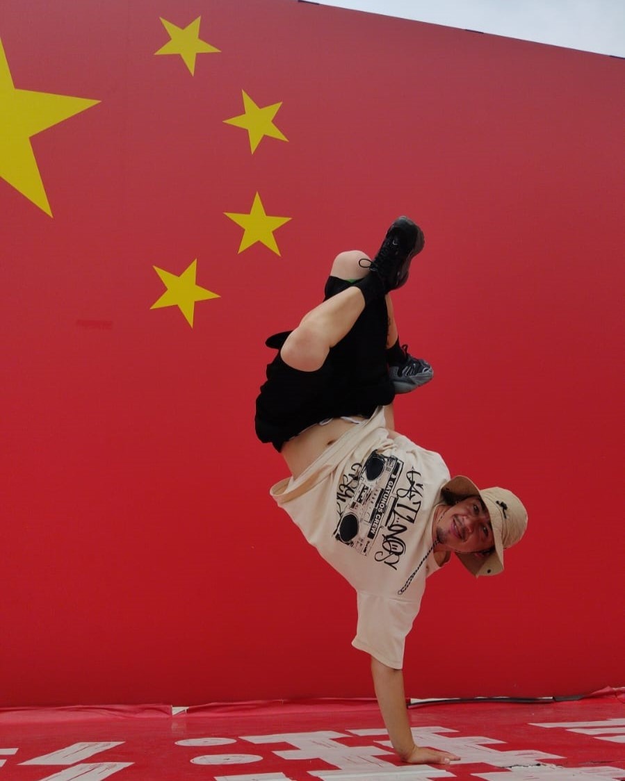 Jovem do interior de SP leva cultura do hip hop à China em turnê internacional: 'Abrirá portas'