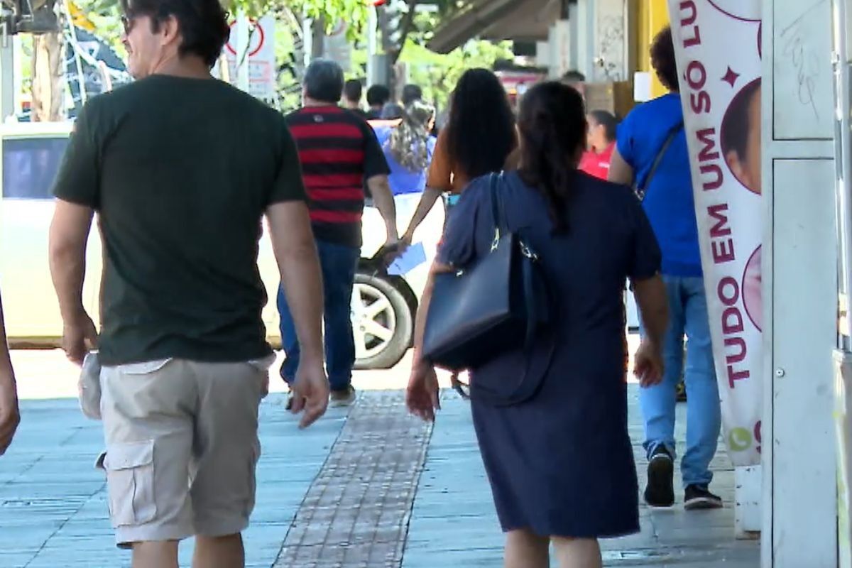 Natal 2025: consumidores de MS preferem comprar vários presentes baratos do que um caro