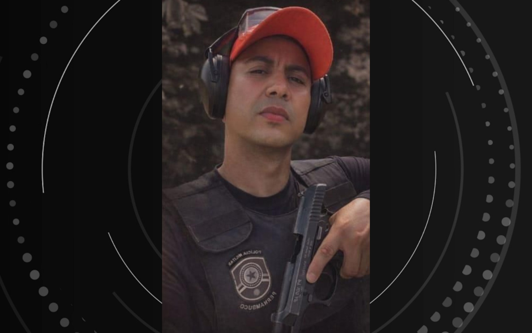 Policial penal morre após batida entre moto e carreta na BR-116, na Bahia