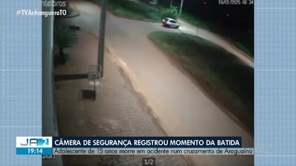 Câmera flagra momento que carro atinge moto e deixa adolescente morto