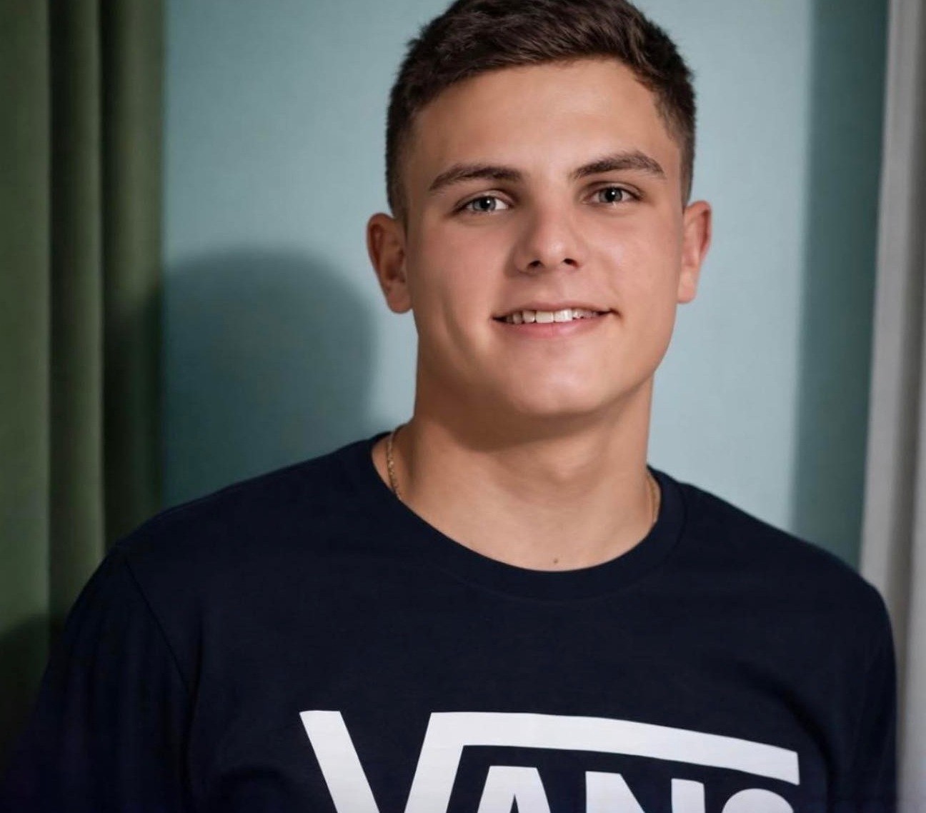 Jovem de 18 anos morre após levar choque elétrico em lavação de veículo em SC  