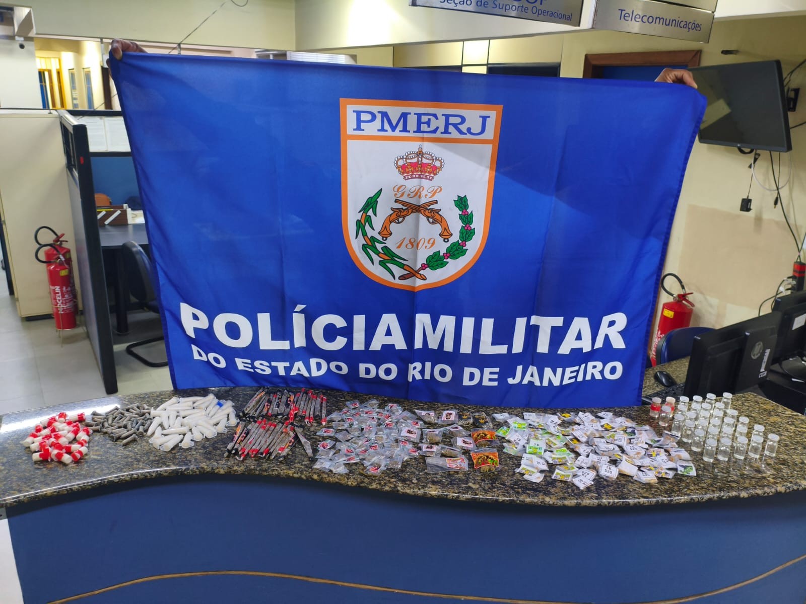Mais de 300 porções de drogas são apreendidas em Angra dos Reis 